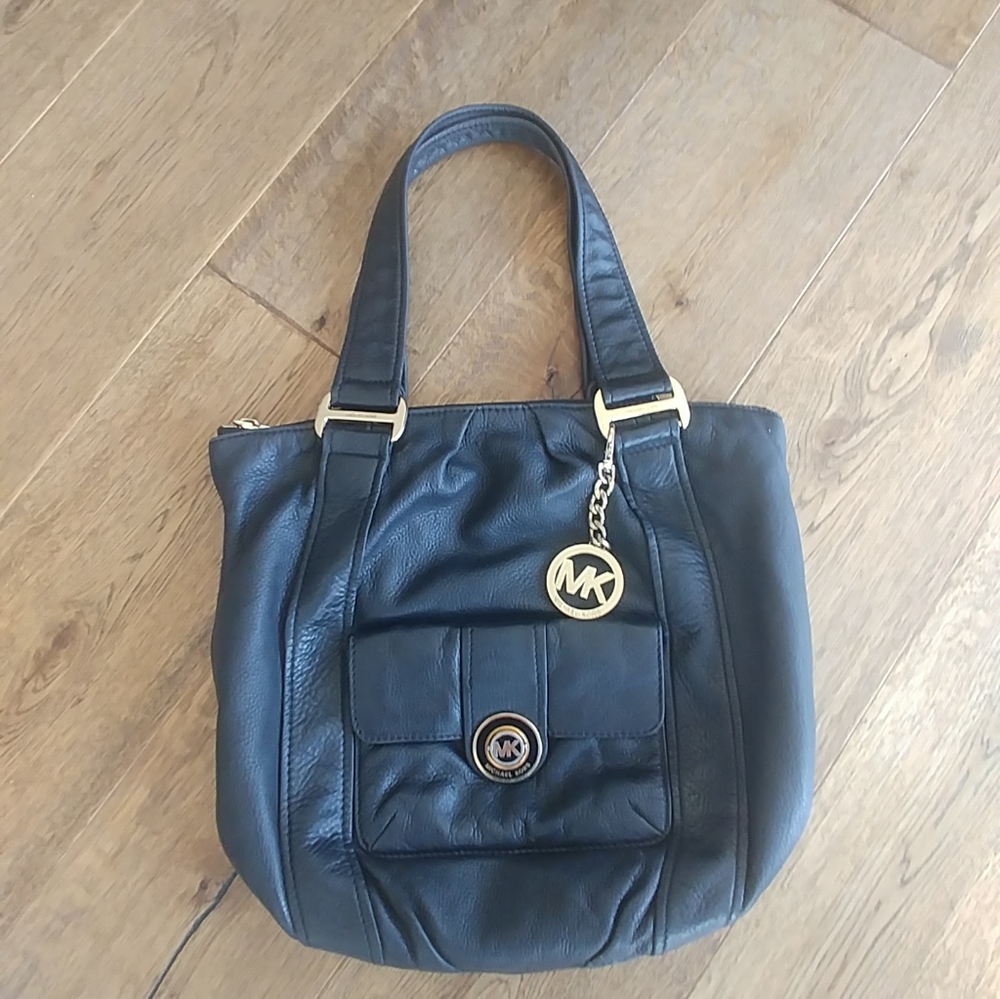 MICHAEL Michael Kors Black Pebbled Leather Purse